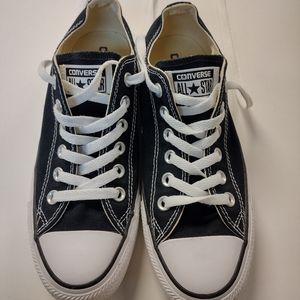 Women's Converse black and white size 6.5